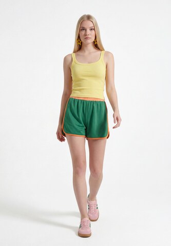 MYMO - regular Pantalón en verde