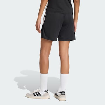 regular Pantaloni sportivi 'Tiro 26 Essentials' di ADIDAS PERFORMANCE in nero