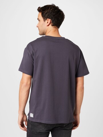 !Solid T-Shirt in Grau