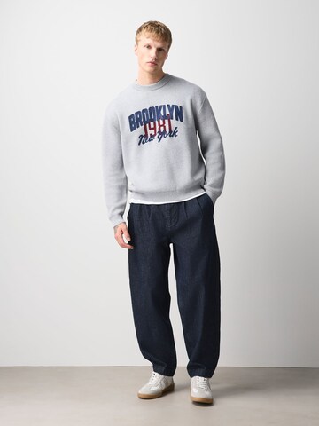 Next Pullover in Grau