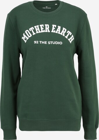 92 The Studio Sweatshirt in Groen: voorkant