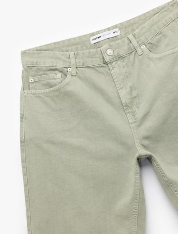 Koton Loosefit Shorts in Grün