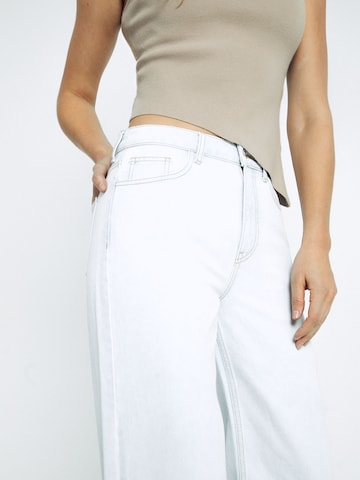 ABOUT YOU x Toni Garrn Wide leg Jeans 'Letizia' in Blauw