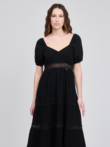 Influencer - Vestido de verano en negro