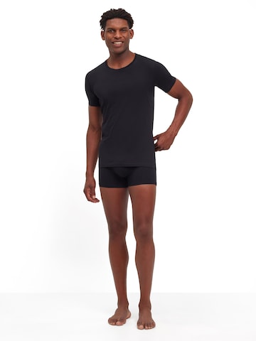 FALKE Undershirt in Black