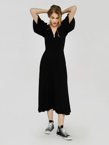 Abito di Madnezz House in nero: frontale