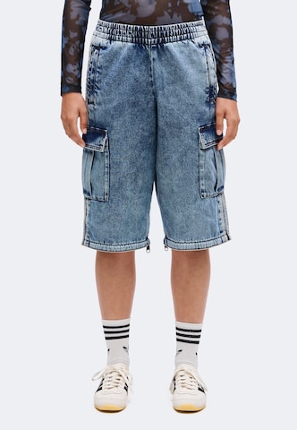 ADIDAS ORIGINALS - Loosefit Calças de ganga cargo em azul: frente