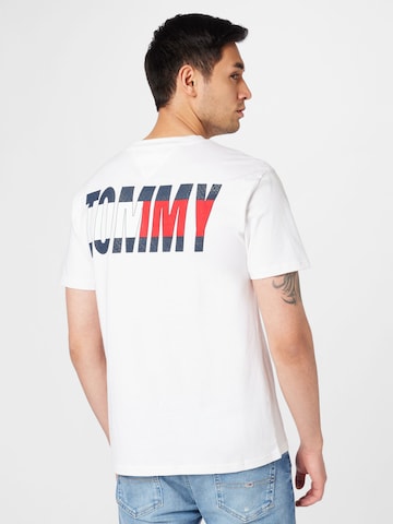 Tommy Jeans قميص 'Classic Essential' بلون أبيض