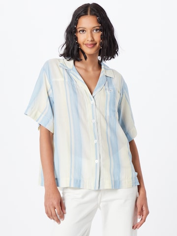 WRANGLER - Blusa en azul: frente