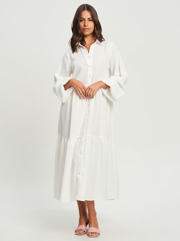 Robe-chemise 'KYRA' Calli en blanc : devant