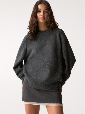 Pull&Bear Pullover in Grau: Vorderseite