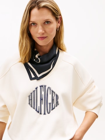 TOMMY HILFIGER - Sweatshirt 'VARSITY' em bege
