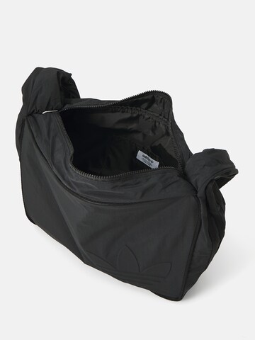 ADIDAS ORIGINALS Taška přes rameno – černá
