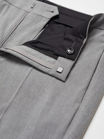 MANGO MAN Regular Pantalon 'Paulo' in Grijs