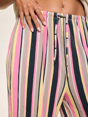 Kamila Šikl Loosefit Hose in Mischfarben