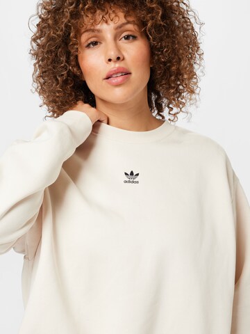 ADIDAS ORIGINALS Collegepaita 'Adicolor Essentials Crew ' värissä valkoinen