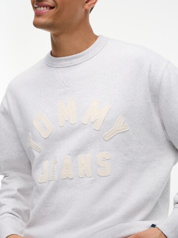 Tommy Jeans Sweatshirt 'NEW CLASSIC' in Grijs