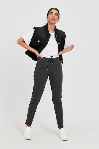 Tapered Pantaloni 'Kate' di ICHI in grigio
