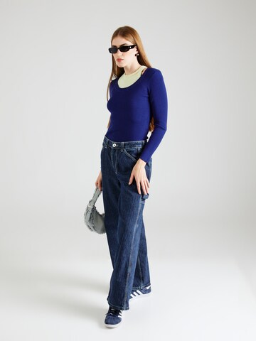 PIECES - Pullover em azul
