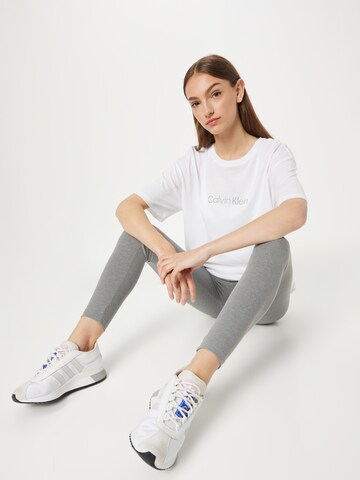 T-shirt Calvin Klein Sport en blanc