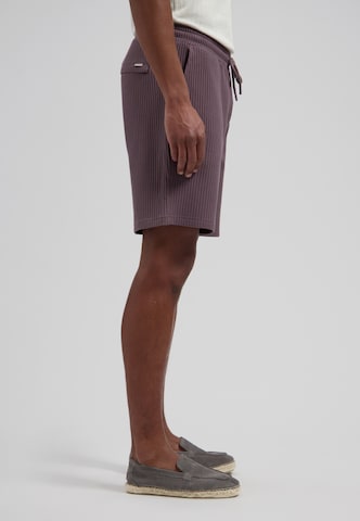 Dstrezzed Regular Shorts in Lila