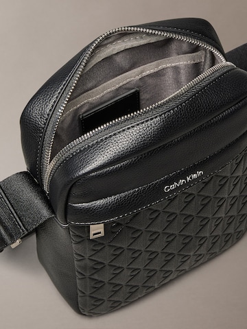Calvin Klein Crossbody bag in Black