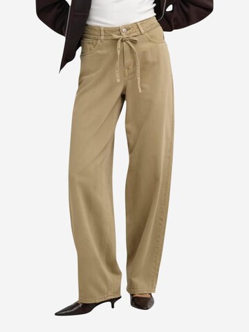 Wide leg Jeans 'ONLGIANNA-SILLA MW ST BELT PANT PNT NOOS 15372521' di ONLY in beige: frontale