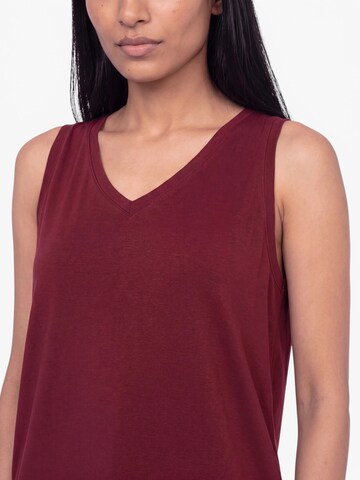 CULTURE Top 'CUPoppy' in Red