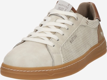 MUSTANG - Sapatilhas baixas em bege: frente