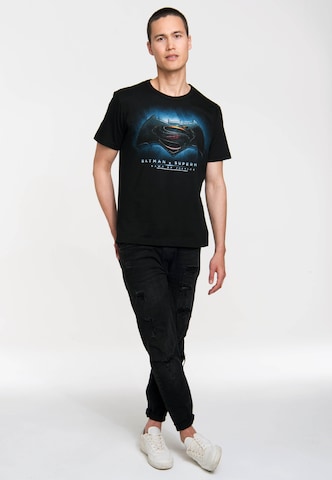 LOGOSHIRT Shirt 'Batman v Superman' in Zwart