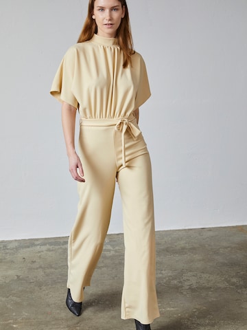 SISTERS POINT Jumpsuit in Beige: Vorderseite