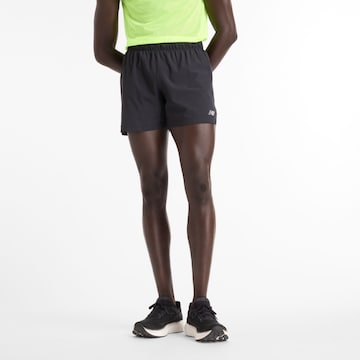 Regular Pantalon de sport 'RC Short 5"' new balance en noir : devant