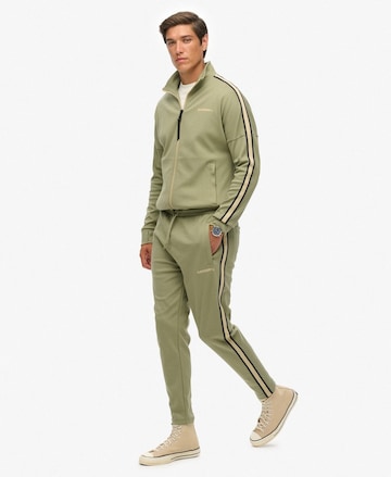 Superdry Tapered Broek in Groen
