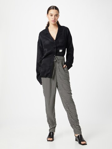 ABOUT YOU Tapered Broek 'Elina' in Zwart