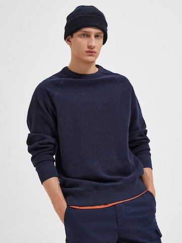 SELECTED HOMME Sweatshirt 'Karl' i blå