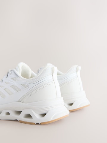 Sneaker di Next in bianco