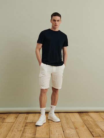 DAN FOX APPAREL Regular Cargo trousers 'Pascal' in White