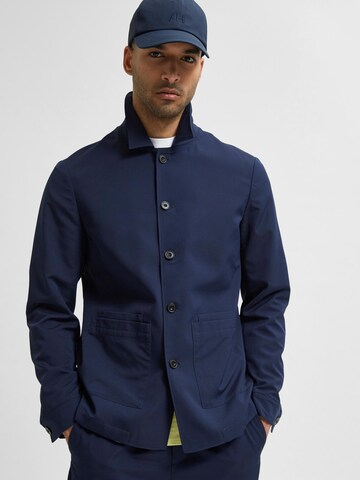 Coupe regular Veste bavaroise SELECTED en bleu