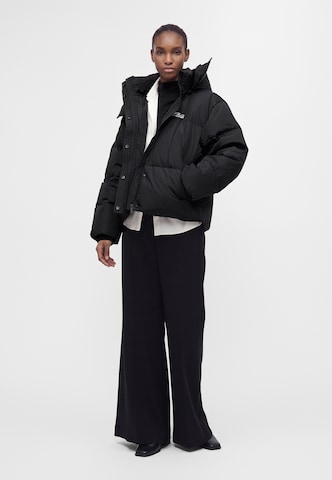 Karl LagerfeldZimska jakna 'ESSENTIAL' - crna boja
