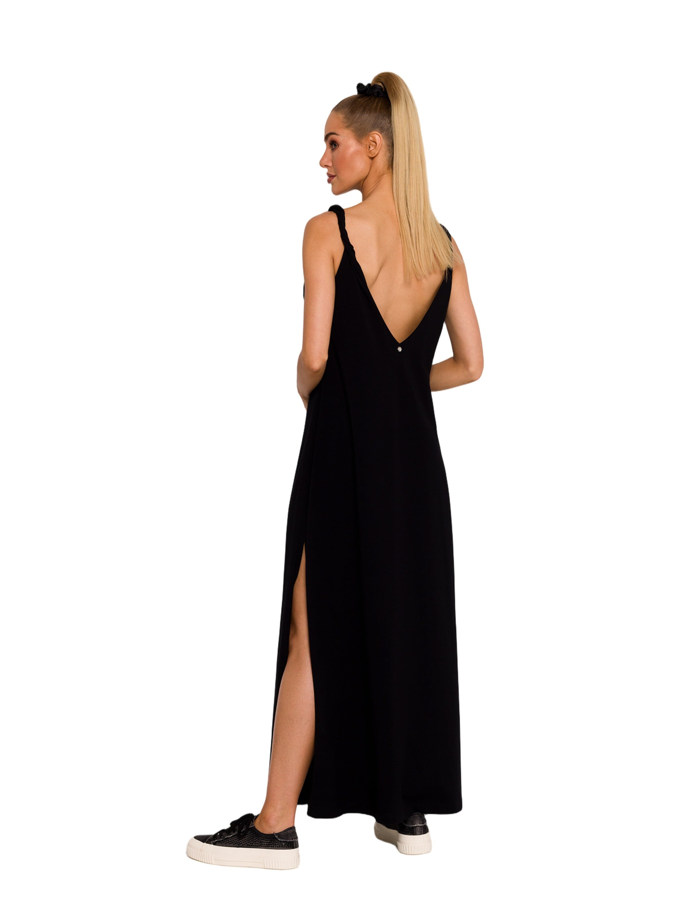 Rochie de la made of emotion pe negru