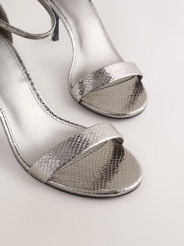 Sandale cu baretă de la Next pe argintiu