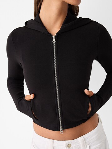 Bershka Sweatjacke in Schwarz