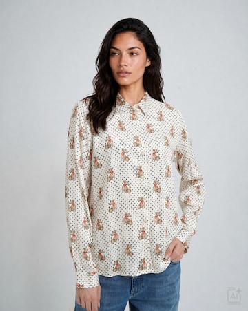 Milano Italy Blouse in Beige: front