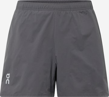 Regular Pantalon de sport 'Essential' On en gris : devant
