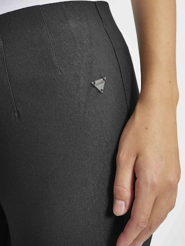 LAURIE Regular Broek 'Betty' in Zwart