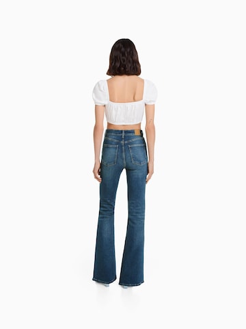 Bershka Flared Jeans in Blauw