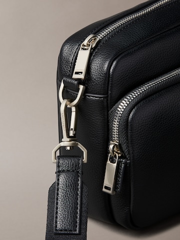 Calvin Klein Crossbody bag in Black