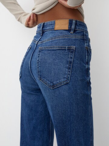 Pull&Bear Regular Jeans in Blau