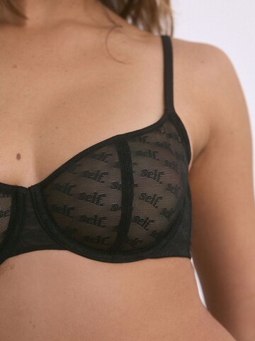 Balconnet Soutien-gorge self. en noir