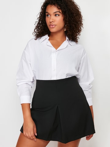 Gonna di Trendyol Curve in nero: frontale